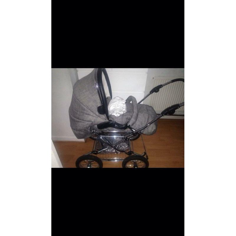 3 in 1 Churchill pram