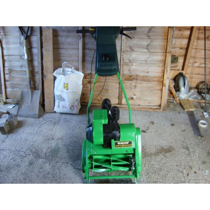 Suffolk Punch 30 s self propelled petrol Lawn Mower