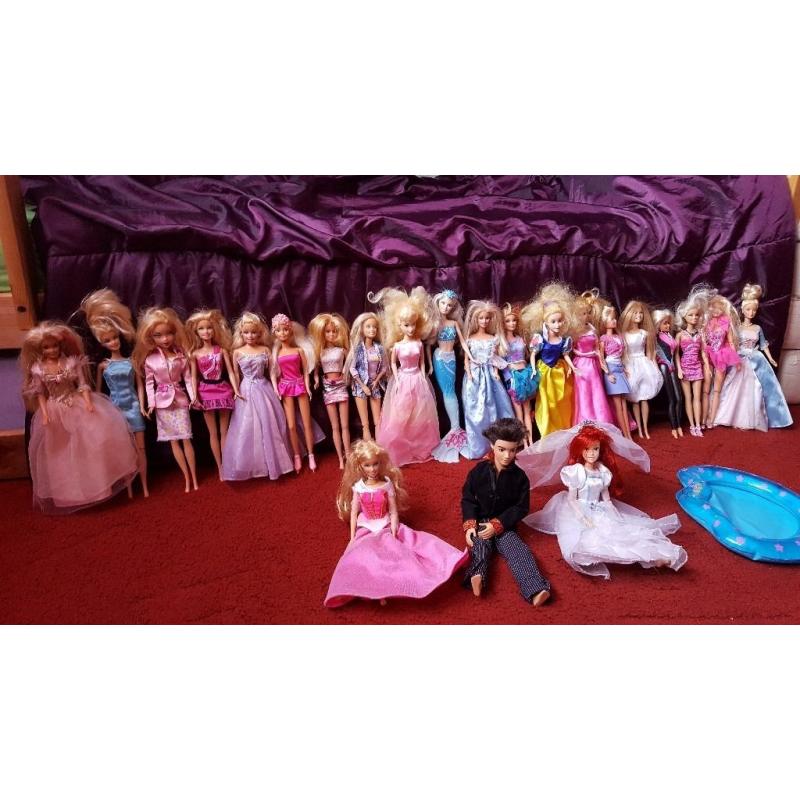 The bundle of barbie dolls