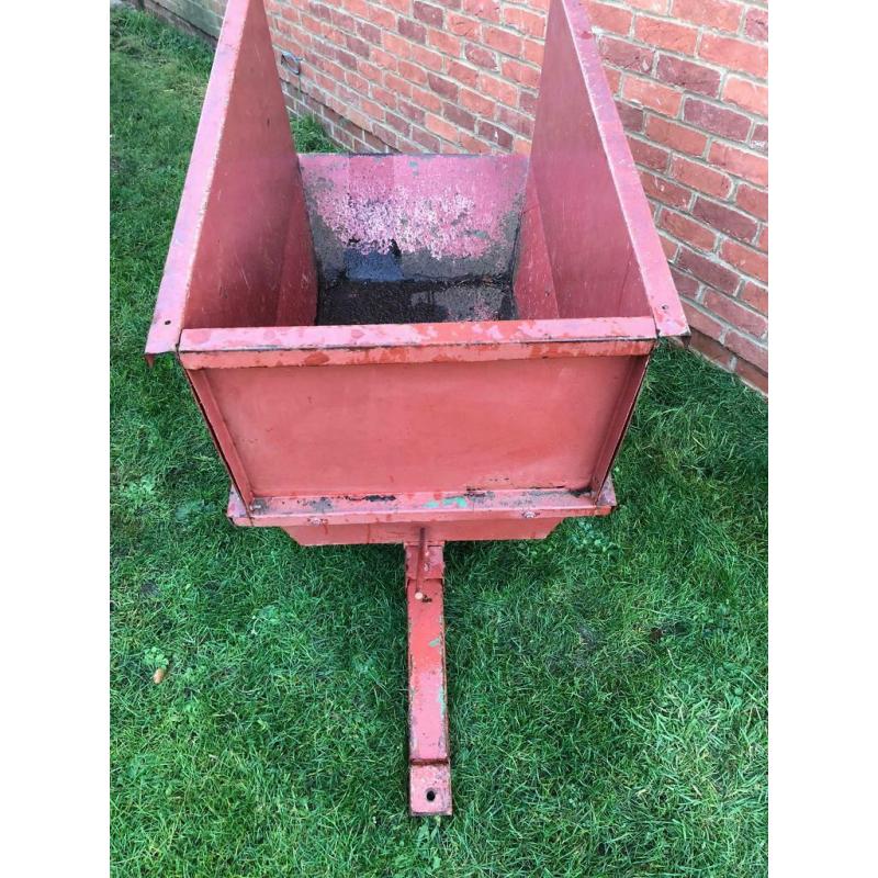 Ride on mower trailer