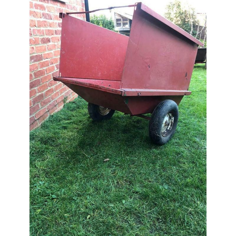 Ride on mower trailer