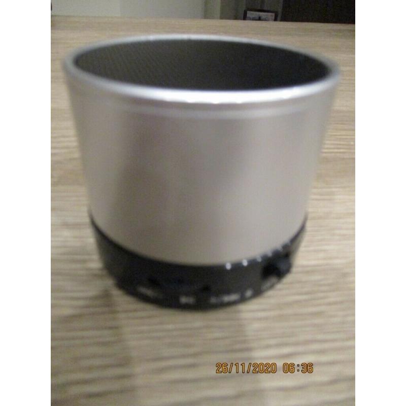 4936_Martins Bluetooth Speaker Silver