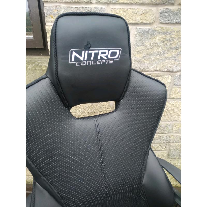Nitro concepts Gaming Chair with Headrest