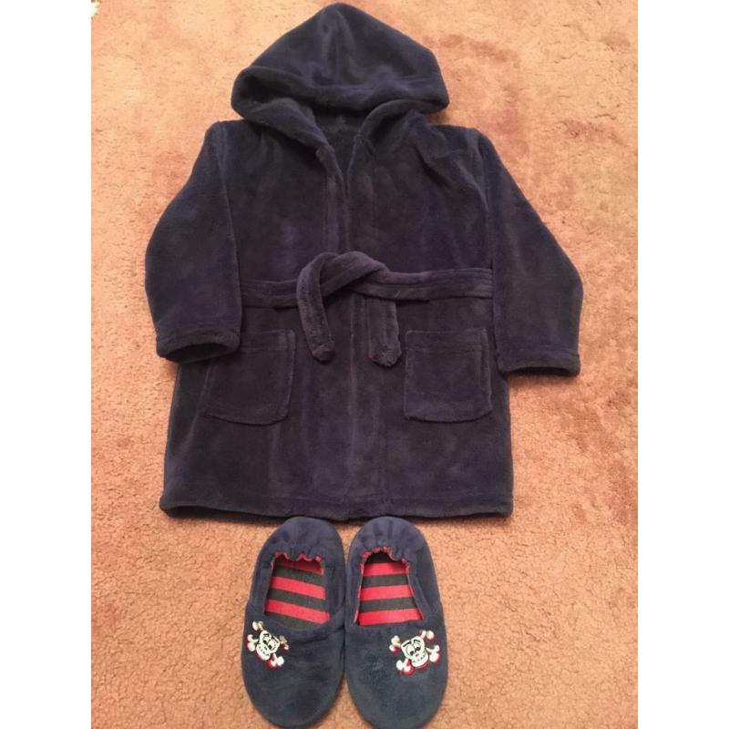 Child?s Dressing Gown 12-18 Months/Slippers