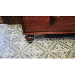 Victorian Oak Chest Of Drawers Circa 1890.