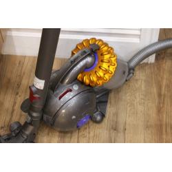 Dyson DC47 Cylinder Vacuum Cleaner In Good Clean Working Order