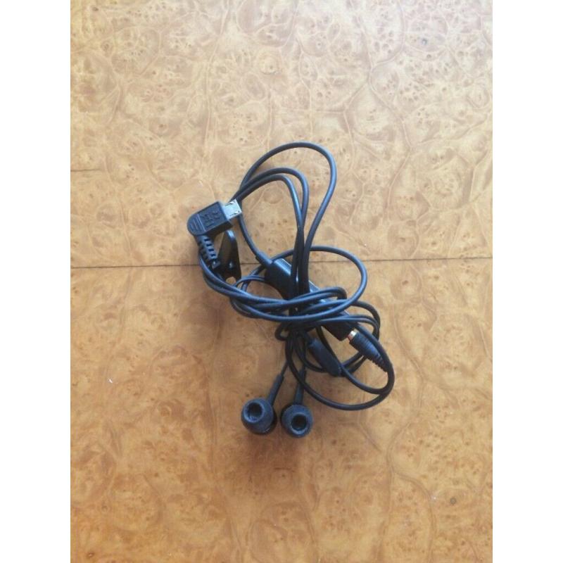New - earphone