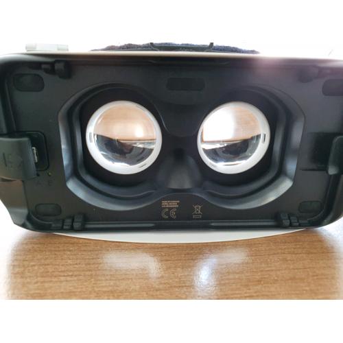 Samsung Gear VR - powered by oculus