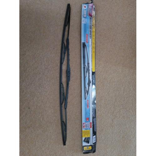 Single boxed windscreen wiper