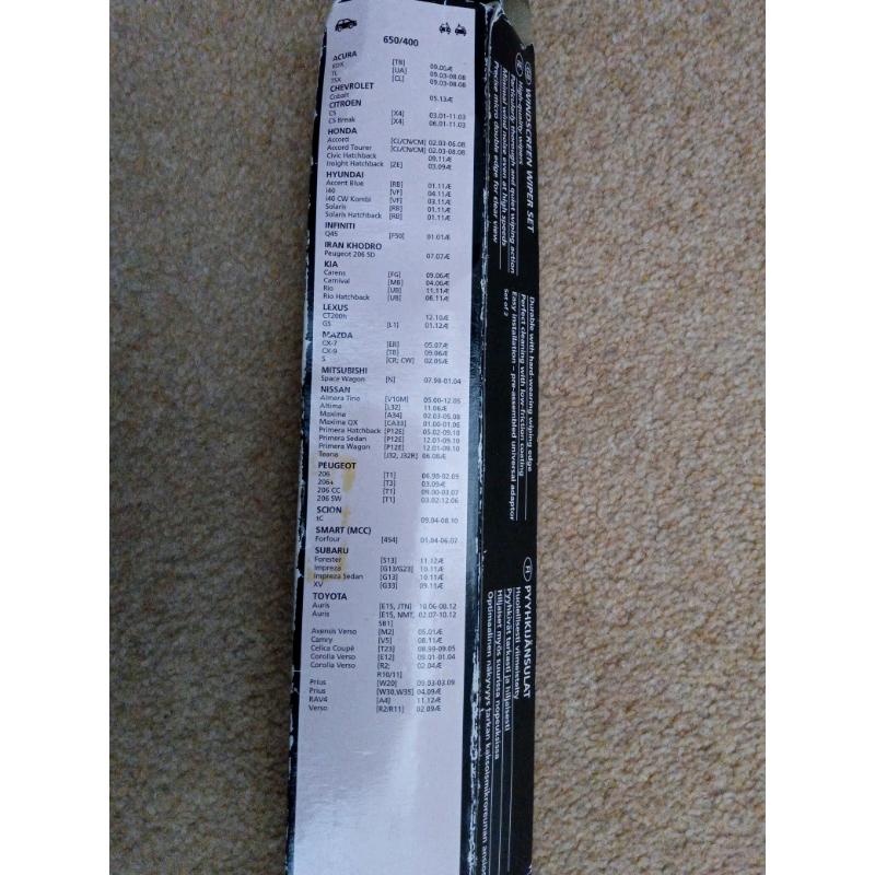Single boxed windscreen wiper