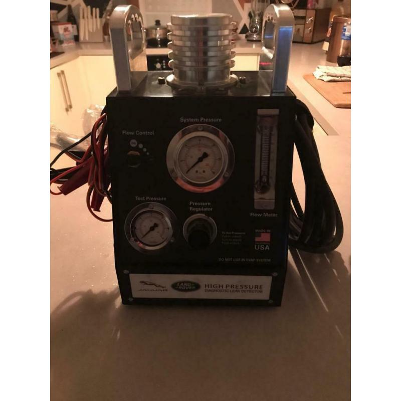 High pressure diagnostic leak detector