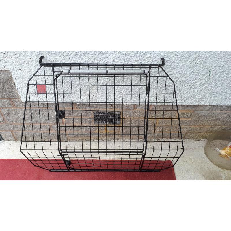 MMG tailgate dog guard - 2014 Skoda Octavia estate car