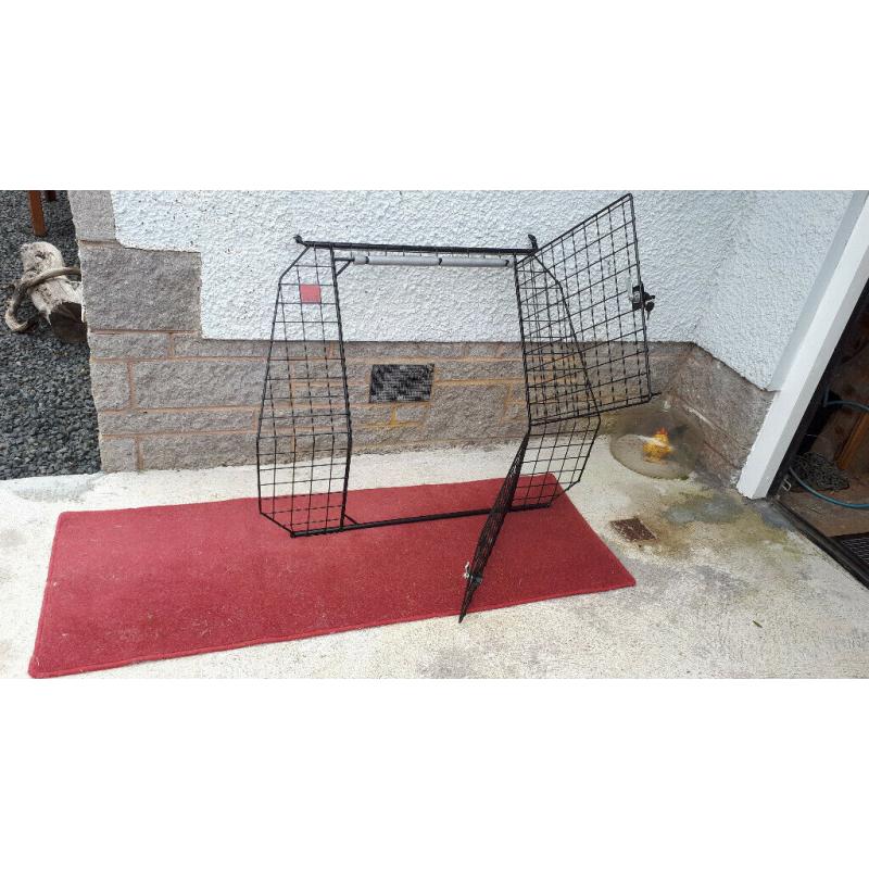 MMG tailgate dog guard - 2014 Skoda Octavia estate car