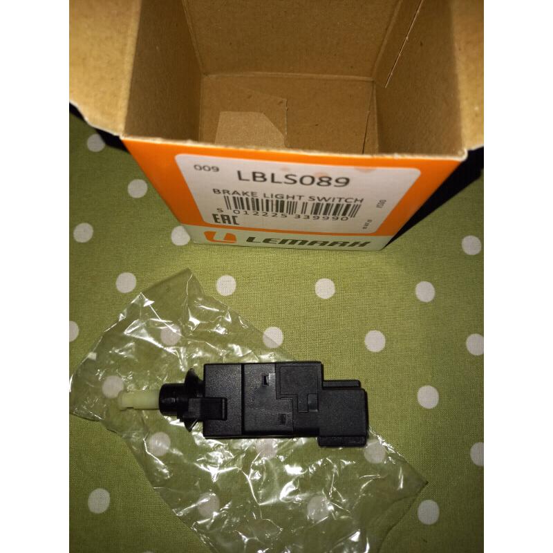 Mercedes c class w203 brake light switch