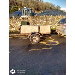 Trailer 6' x 4' . In need of repair.