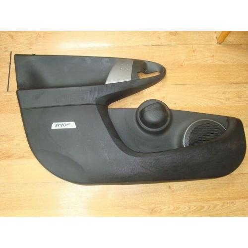 TOYOTA AYGO PASSENGERS SIDE FRONT (NSF) BLACK DOOR CARD/ TRIM PANEL (05-12)