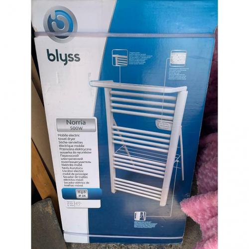 Electric towel dryer