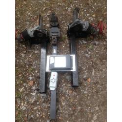 Caravan motor mover - carver