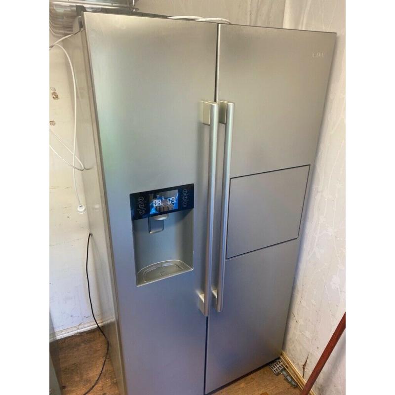 CDM American Style Fridge Freezer with Water/Ice dispenser