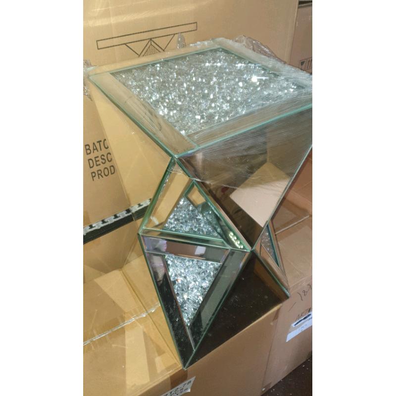 Crushed diamond cube side table