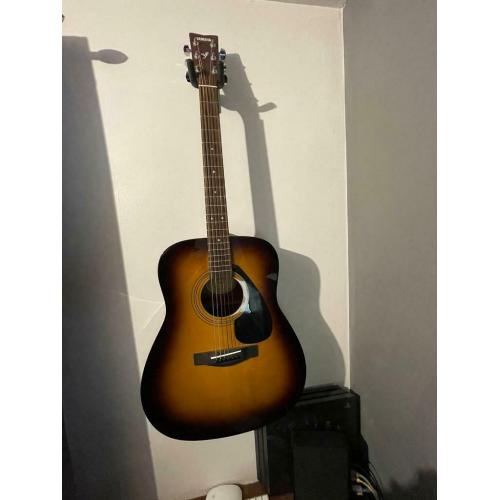 Yamaha F310 Acoustic guitar