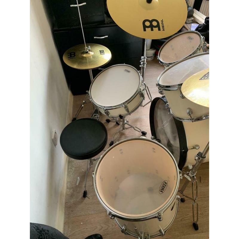 TAMA Drum Kit