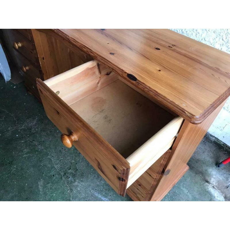 Dressing table