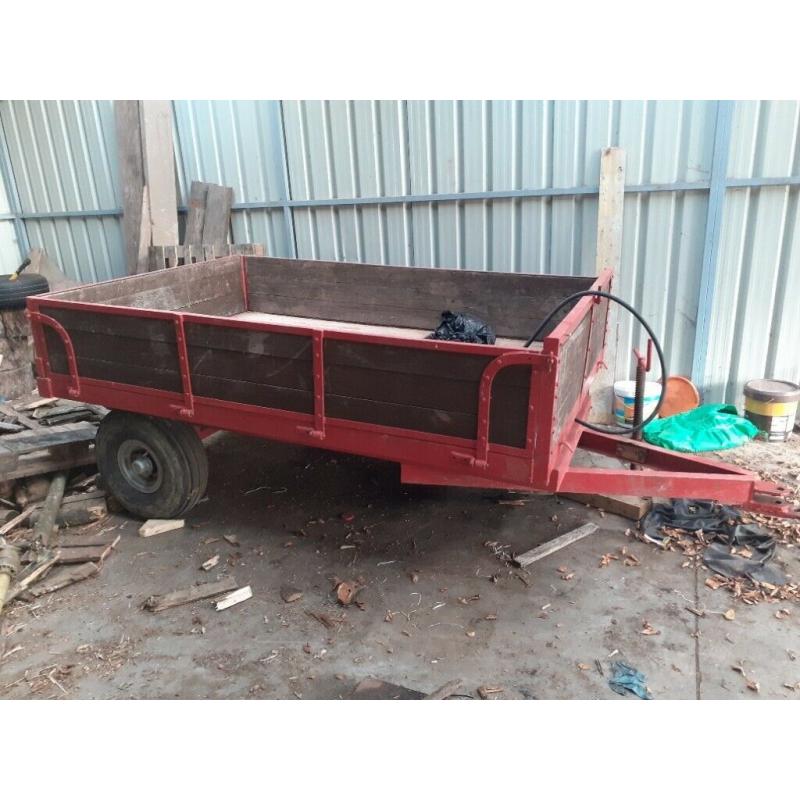 5.5ft x8.5ft tipping trailer