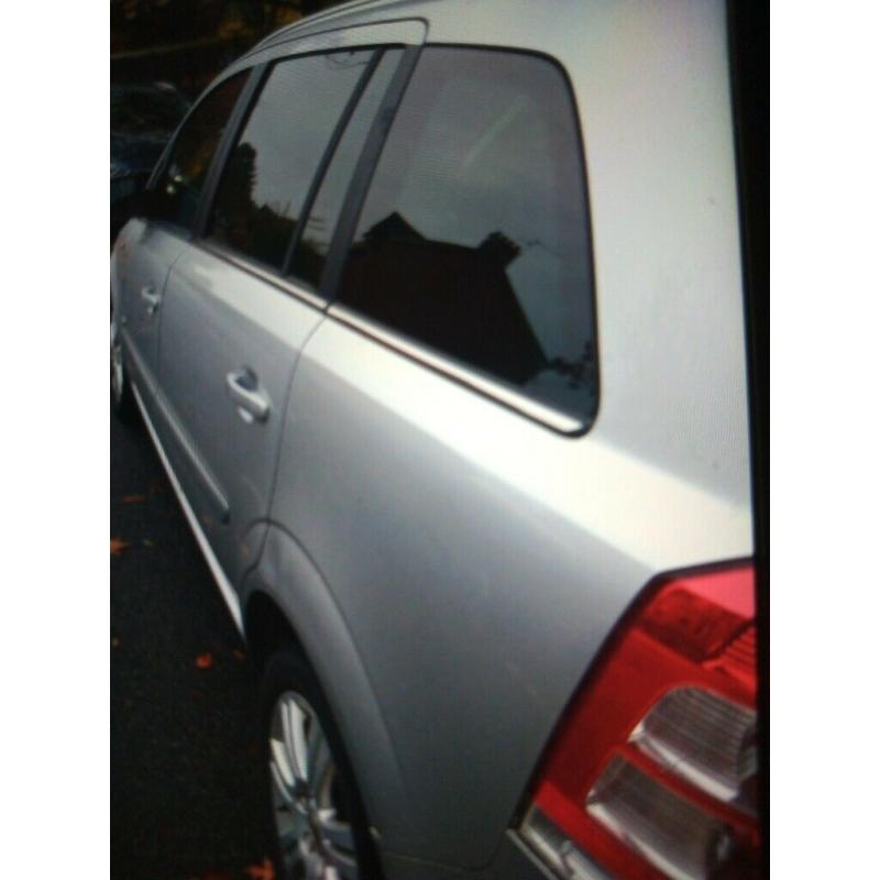 Vauxhall Zafira, 2010 (10) Silver Other, Manual Diesel, 108,245 miles in Cardiff