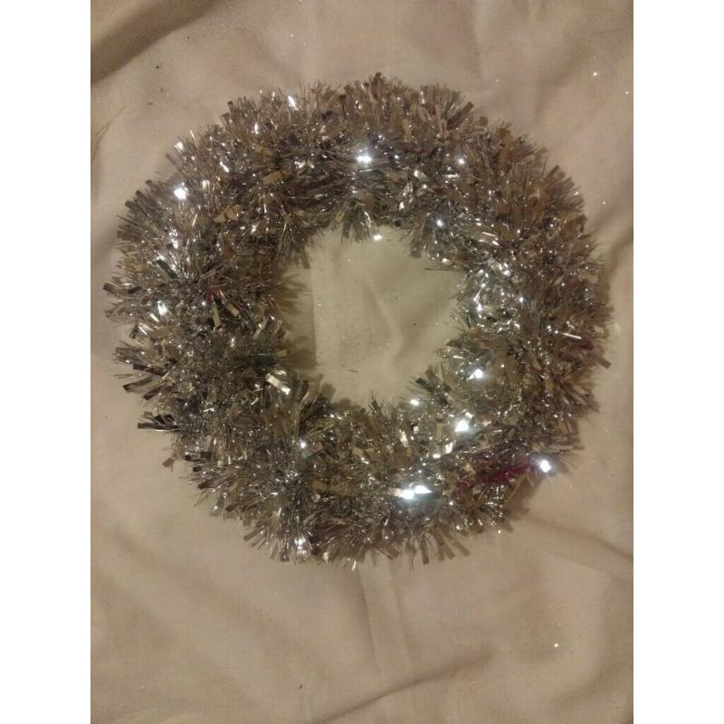 Various Christmas decorations Tinsel and other similar decorations