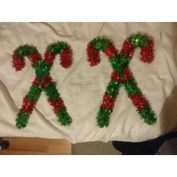 Various Christmas decorations Tinsel and other similar decorations