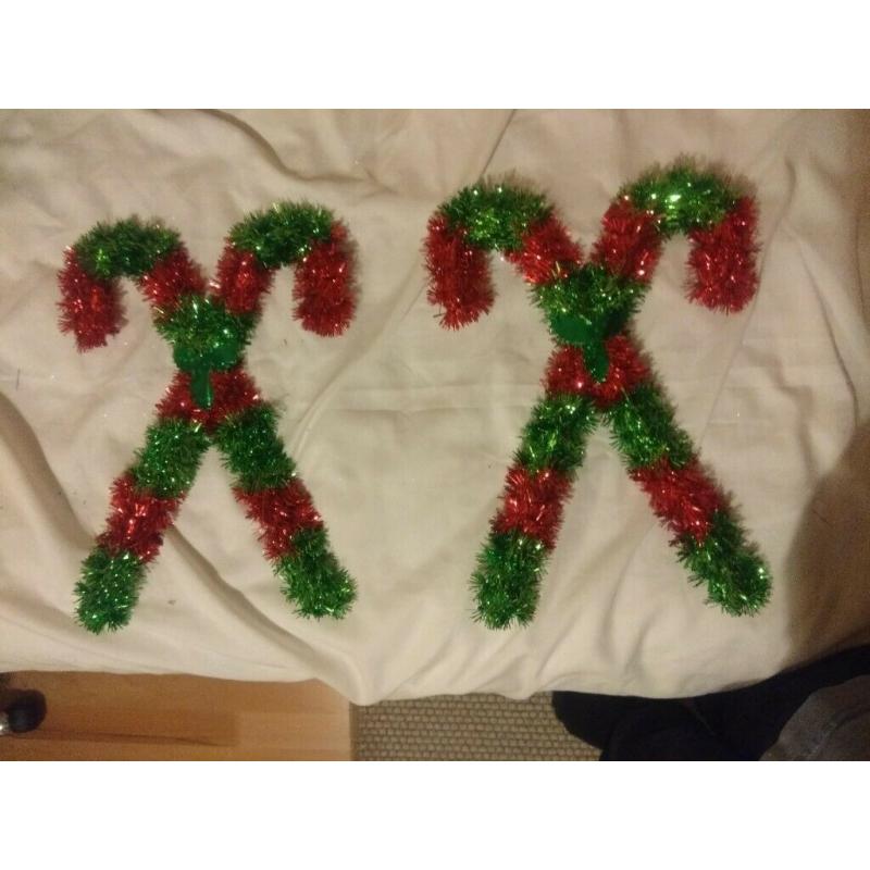 Various Christmas decorations Tinsel and other similar decorations