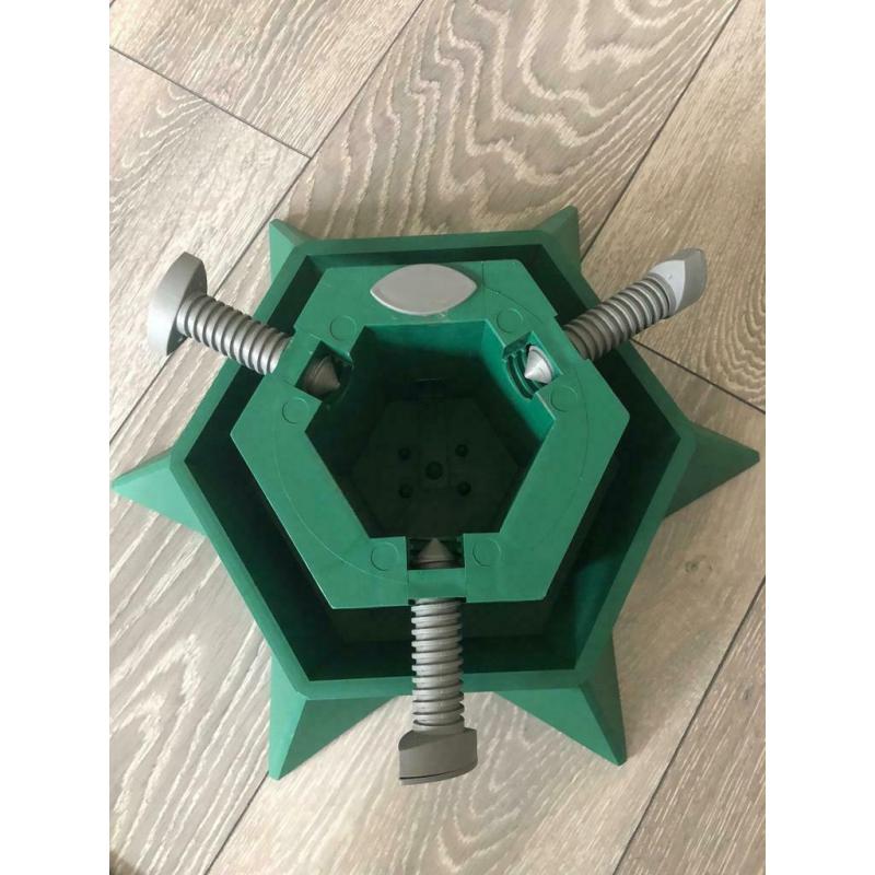 Christmas tree stand