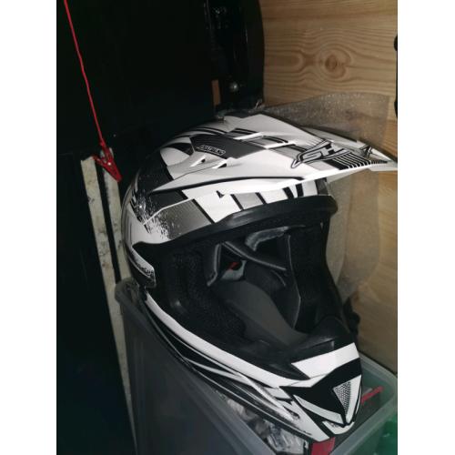 Motorcycle helmet size medium