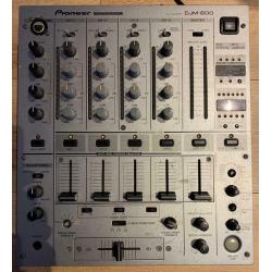 Pioneer DJM 600 DJM-600 DJM600 Silver 4 channel professional DJ mixer mixing deck
