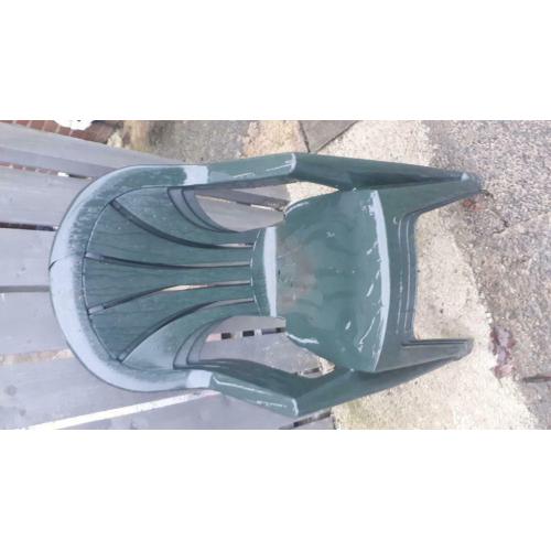 3 plastic garden chairs free collect from Whitley bay