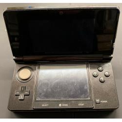 Nintendo 3DS, good condition comes with ac adapter and 2 GB SD card.