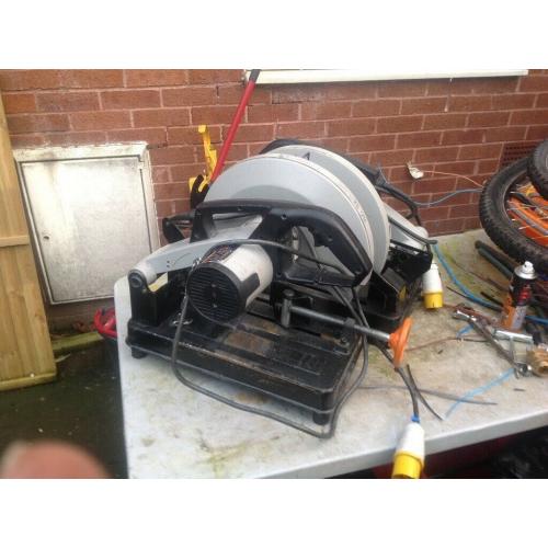 2 evolution rage steel saws both work ones got piece missing what holds blade on
