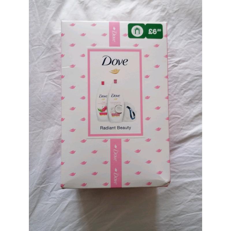 Dove cosmetics set
