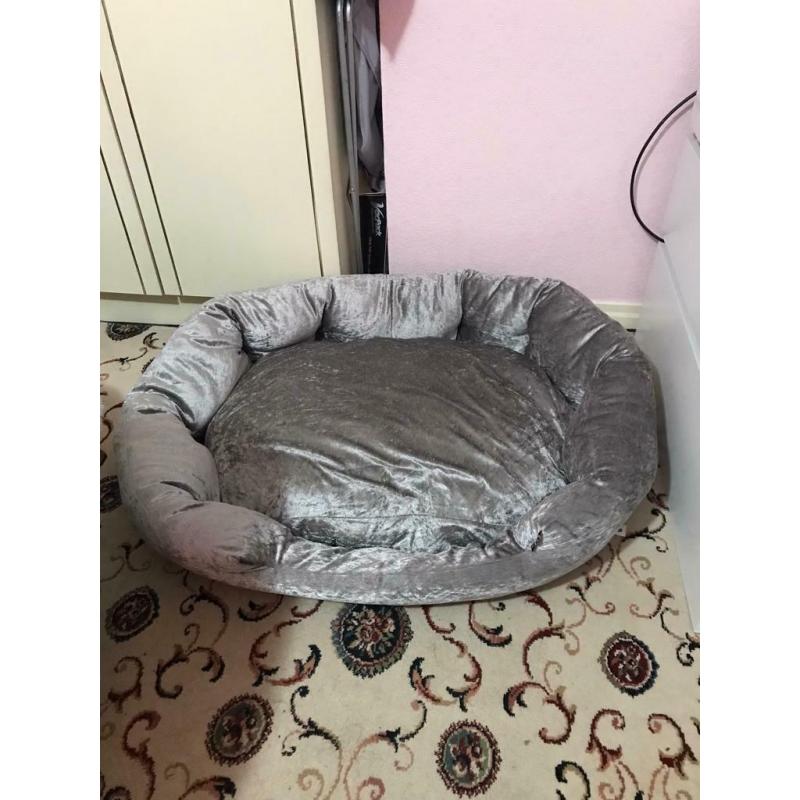 Crushed Velvet Large Dog Bed