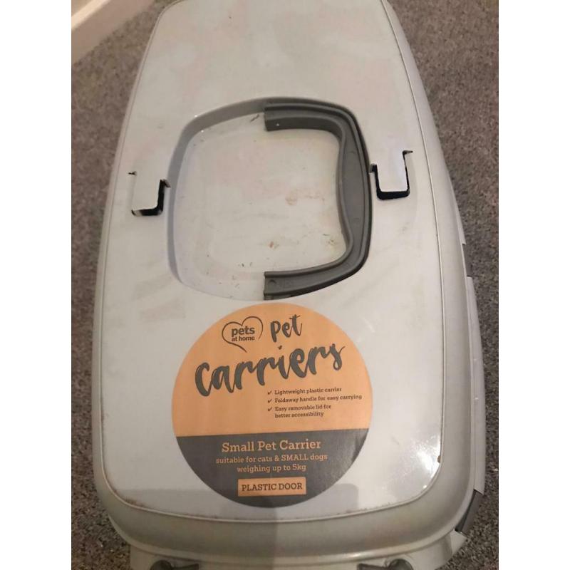 Pet carrier