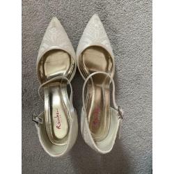 Bride wedding shoes