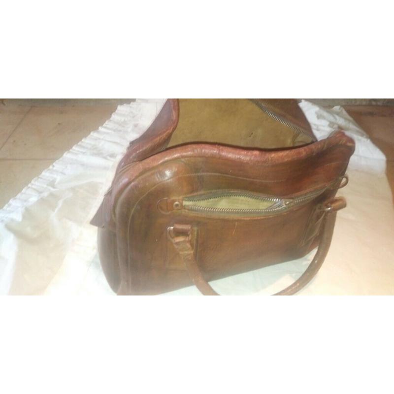 Brown Leather Gladstone type bag 1950s vintage