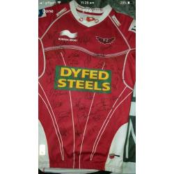 Sports gear sighned