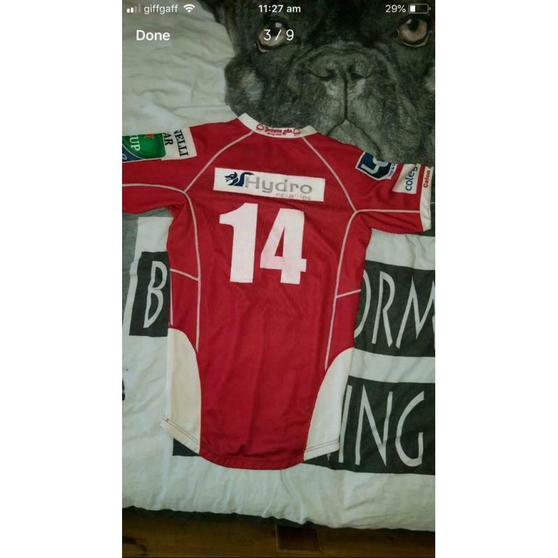 Sports gear sighned