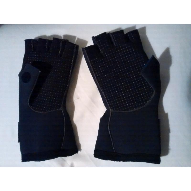 Neoprene Fingerless Gloves. For Winter Fishing.