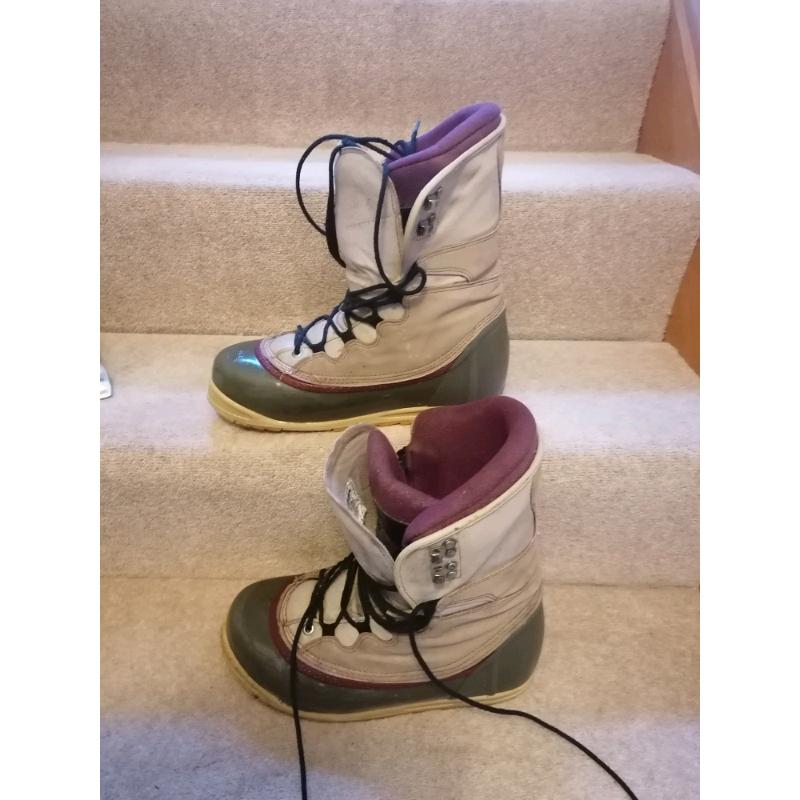 Burton snowboarding boots UK size 7 US size 9