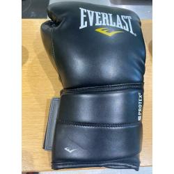 Everlast Protex2 16oz boxing gloves & Everlast hand wraps