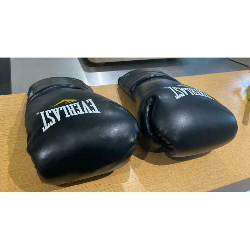 Everlast Protex2 16oz boxing gloves & Everlast hand wraps