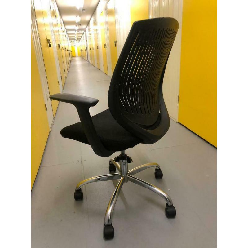 BLACK OFFICE CHAIRS X6